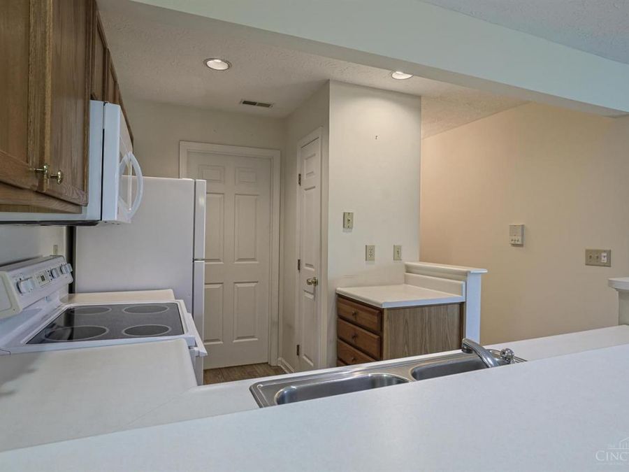 12060 Regency Run Court, Unit 1, Springfield Township, OH 45240 Photo 14