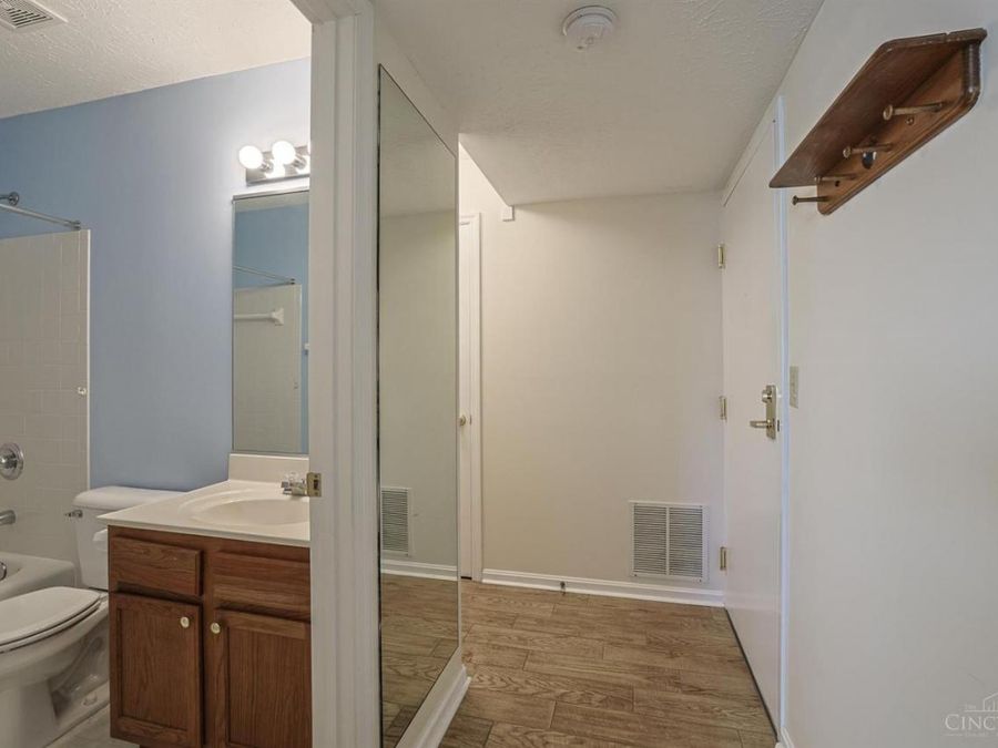 12060 Regency Run Court, Unit 1, Springfield Township, OH 45240 Photo 4