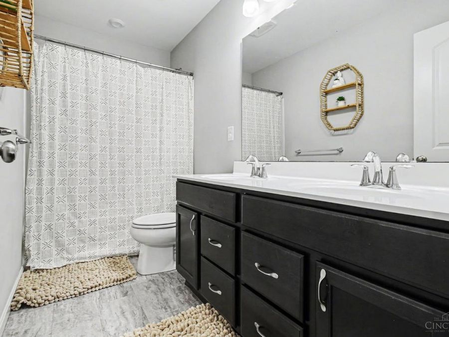 4677 Hampton Pointe Drive, Green Township, OH 45248 Photo 23