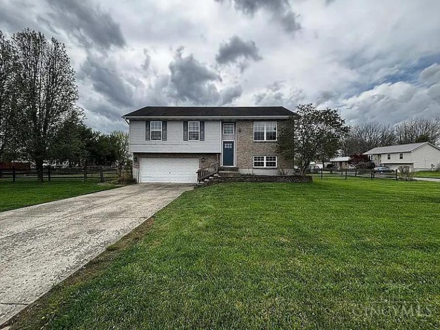 210 E Robin Avenue, Green Township, OH 45154 Photo 1