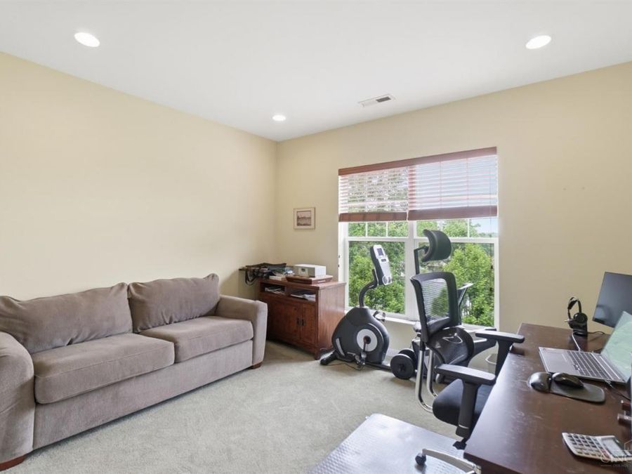3346 Marburg Square Lane, Unit 8E, Cincinnati, OH 45209 Photo 13