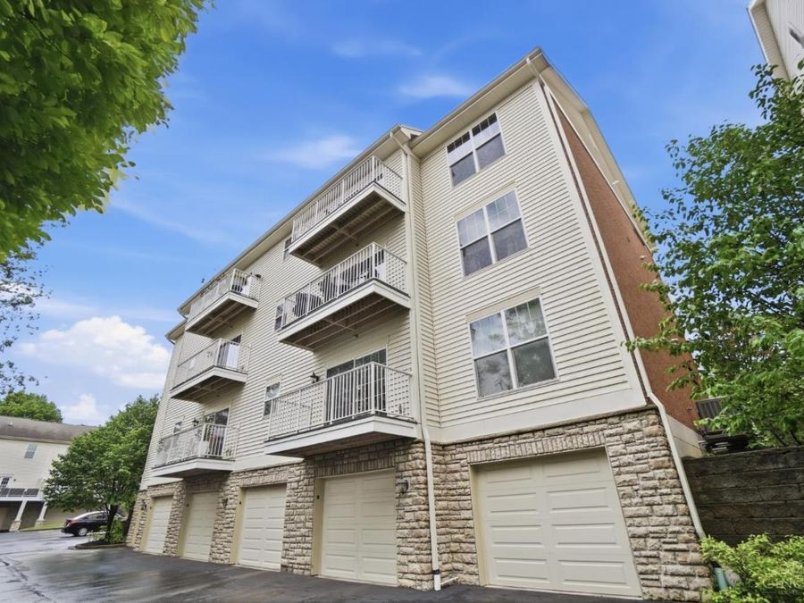 3346 Marburg Square Lane, Unit 8E, Cincinnati, OH 45209 Photo 17