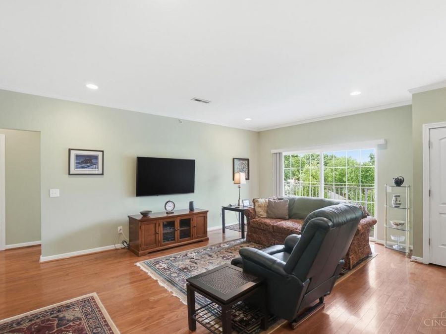 3346 Marburg Square Lane, Unit 8E, Cincinnati, OH 45209 Photo 5