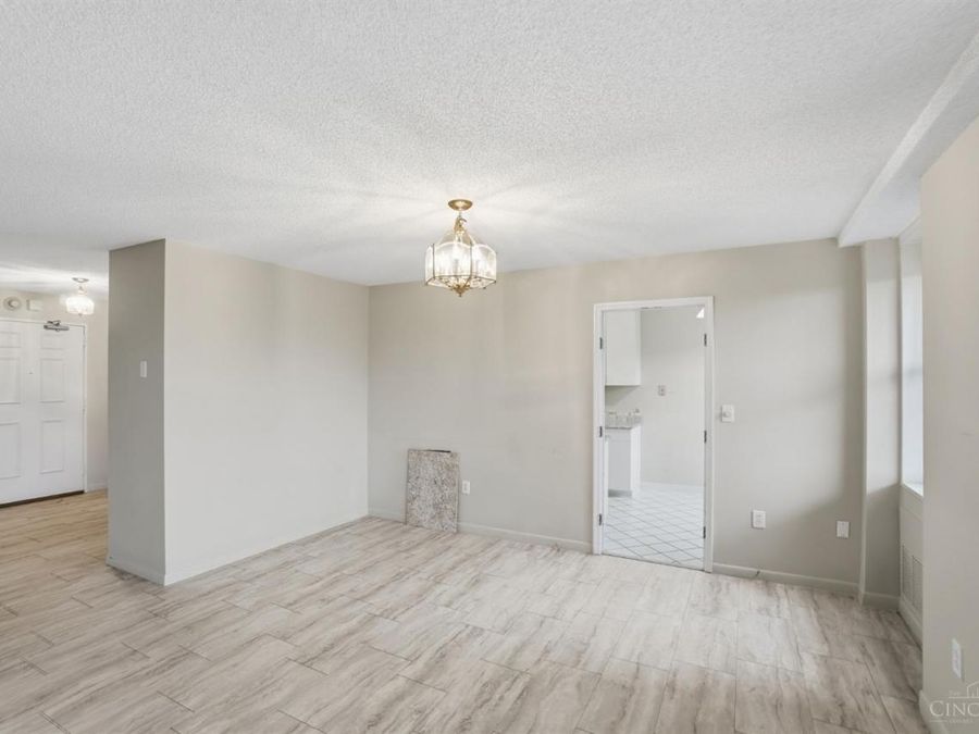 2444 Madison Road, Unit 408, Cincinnati, OH 45208 Photo 11