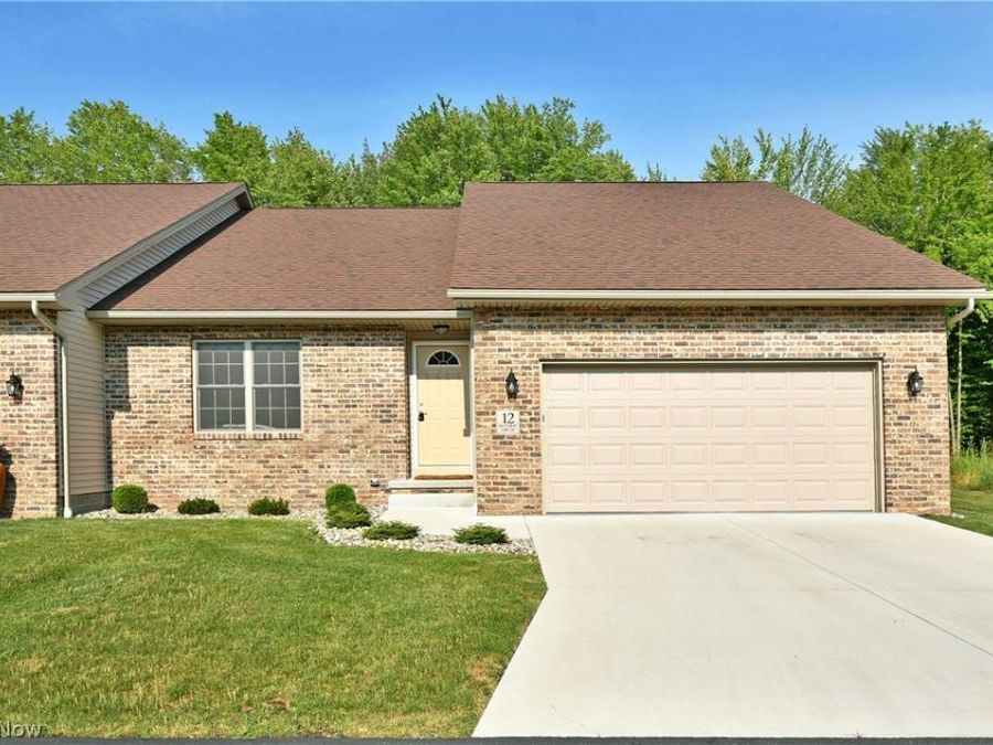 12 Bayview Circle , Cortland, OH 44410 Photo 1