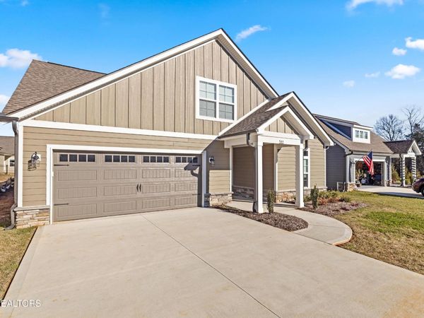 511 Chestnut Place , Loudon, TN 37774