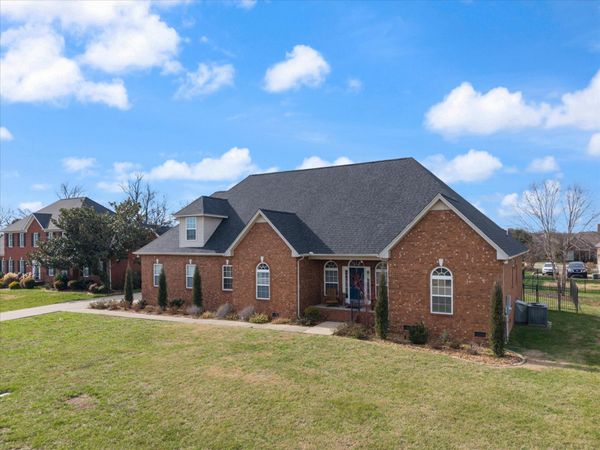 4949 Neyland Way , Murfreesboro, TN 37129