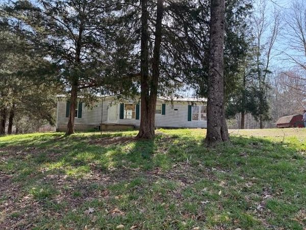 60 Robert Barnhill Rd , Paris, TN 38242