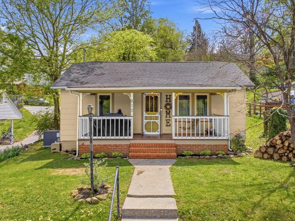810 Trenton St , Harriman, TN 37748