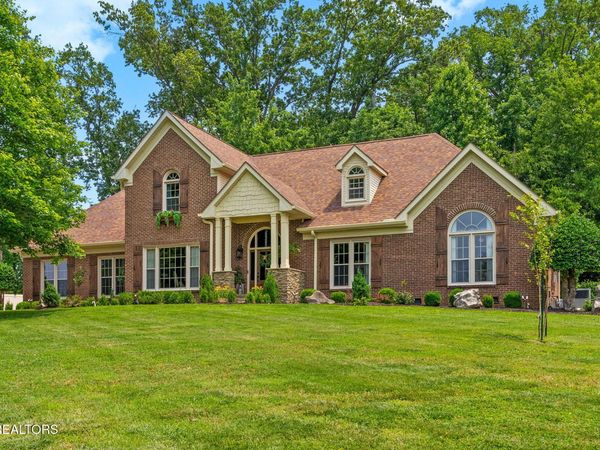 566 Pond Apple Rd, Clarksville, TN 37043