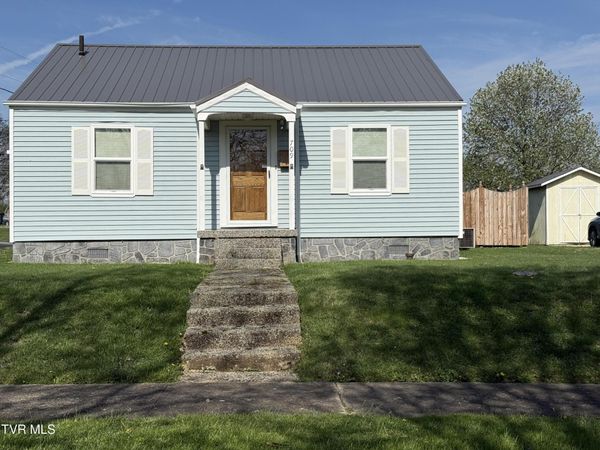 709 South 2nd Street, Elizabethton, TN 37643