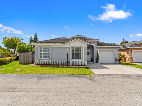14738 SW 123rd Avenue , Miami, FL 33186