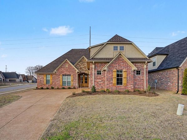 3292 KREUNUN ST, Nesbit, MS 38651