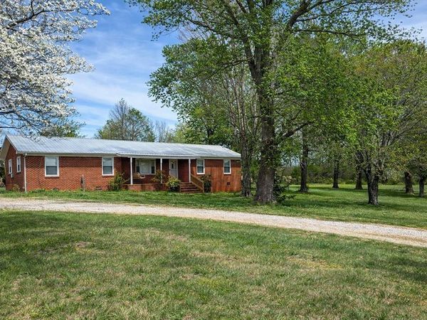 2633 Spencer Rd , Rock Island, TN 38581