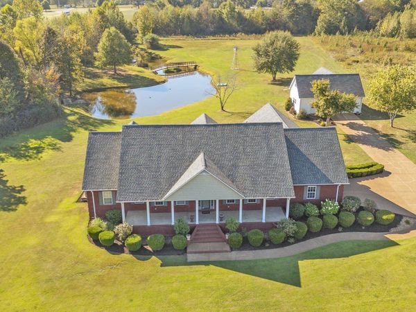 2705 OAK GROVE RD , Savannah, TN 38372