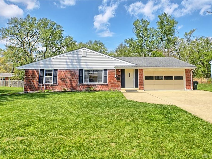 144 Upper Hillside Drive, Bellbrook, OH 45305 Photo 1