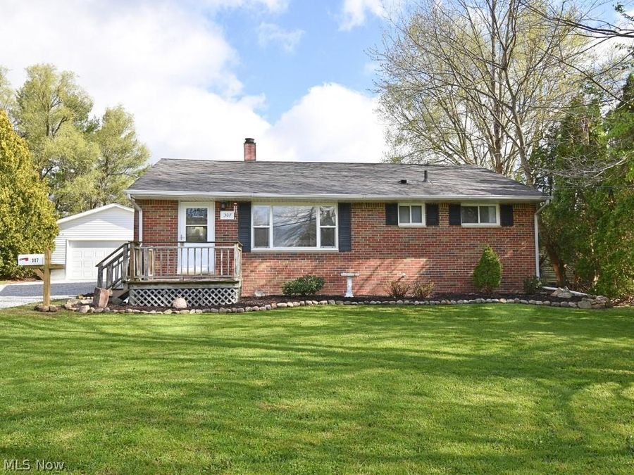 307 Hilltop Drive , Chardon, OH 44024 Photo 1