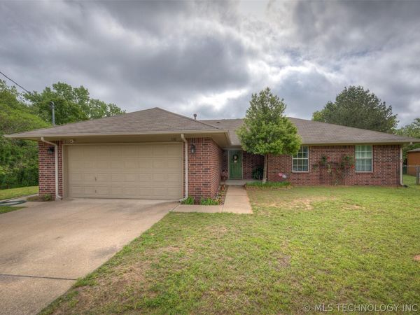 110 N 197th West Avenue , Sand Springs, OK 74063