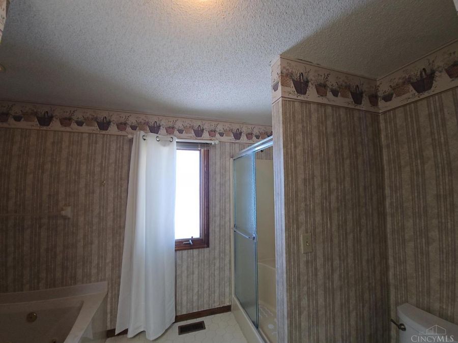 548 Shultz Drive, Hamilton, OH 45013 Photo 16