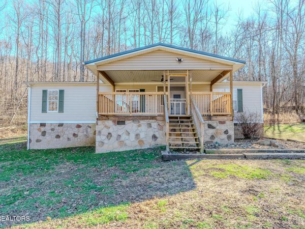 810 Layman Drive, Dandridge, TN 37725