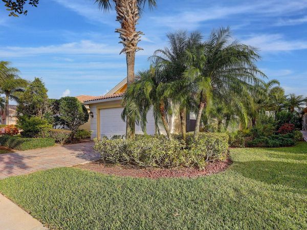 11361 SW Pembroke Drive, Port St. Lucie, FL 34987