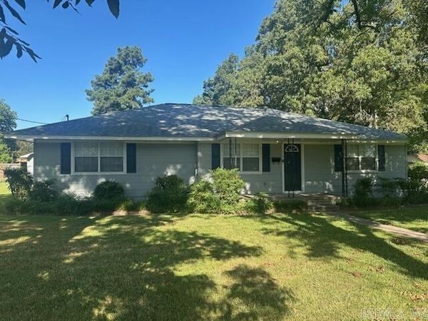 718 Barnes St N , Lonoke, AR 72086