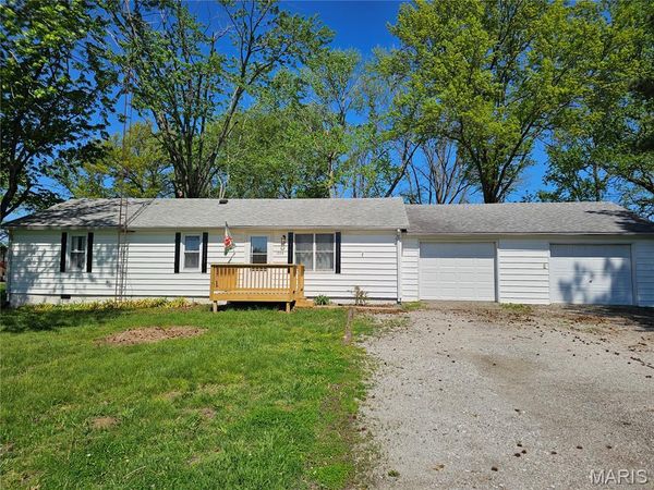 1104 E Pine Street , Percy, IL 62272