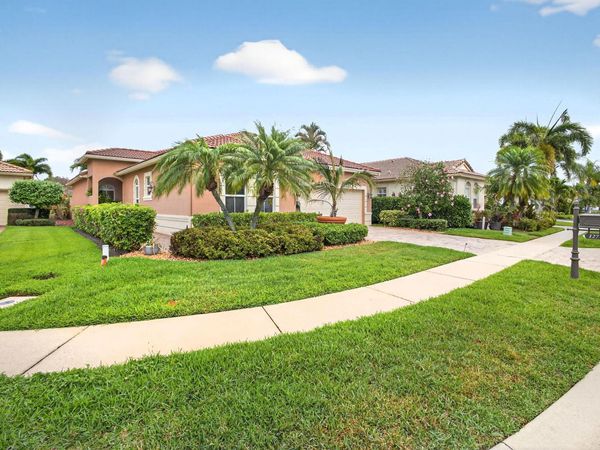127 Casa Grande Court , Palm Beach Gardens, FL 33418