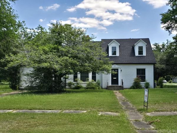 615 New York Ave S, Brinkley, AR 72021