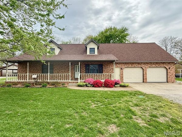 654 S 7th Street , Breese, IL 62230