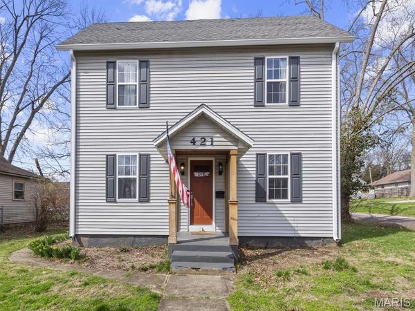 421 N Locust Street , Greenville, IL 62246