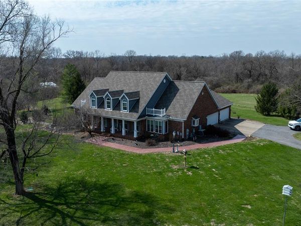 5435 N State Route 159 , Edwardsville, IL 62025