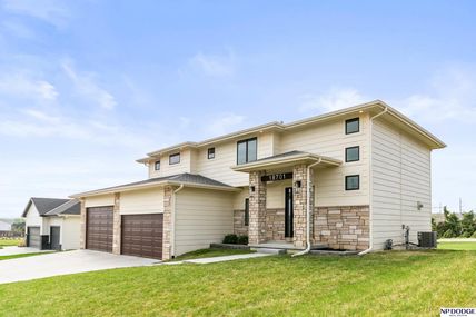 18701 Patrick Avenue, Omaha, NE 68022
