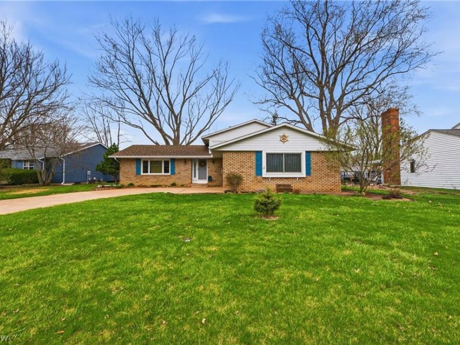 4560 Newbury Drive , Vermilion, OH 44089 Photo 1