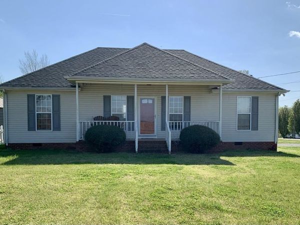 2 Merideth Lynn Rd , Fayetteville, TN 37334