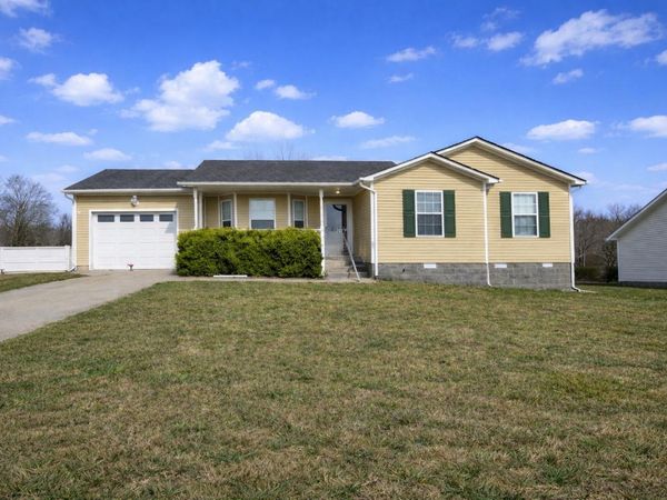 302 Chesire Way , Oak Grove, KY 42262