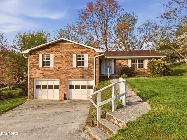 307 Walnut St , Clinton, TN 37716