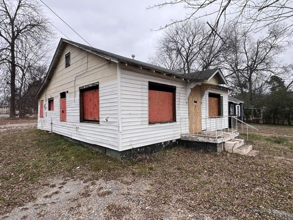 818 Curtis St , Paris, TN 38242