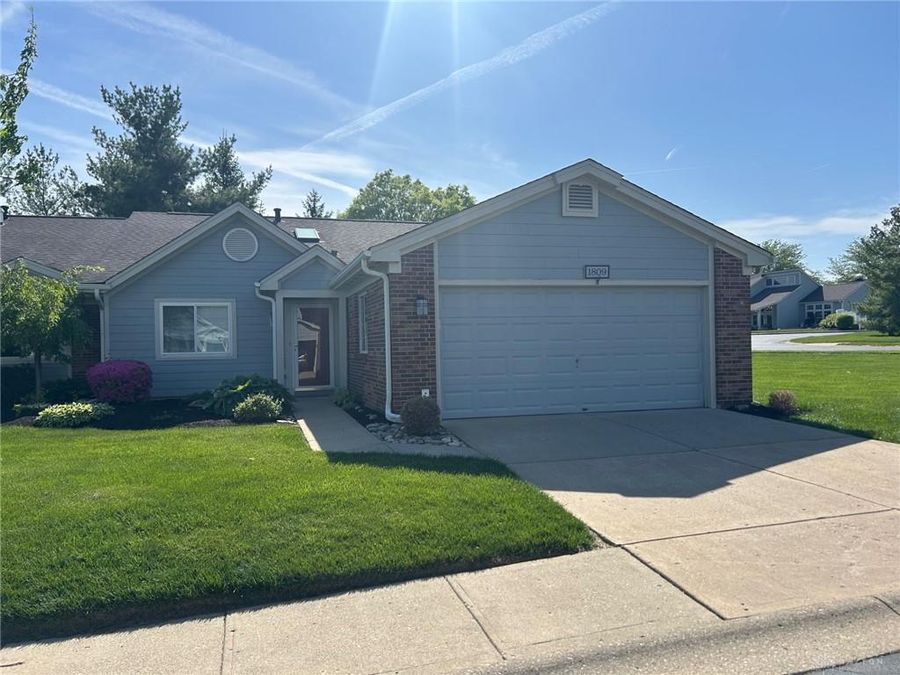 1809 Yardley Circle, Centerville, OH 45459 Photo 1