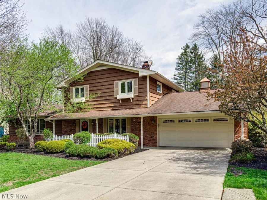 7823 Oakhurst Circle , Brecksville, OH 44141 Photo 1