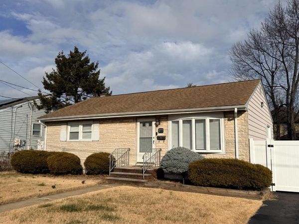 27 rector Avenue , Woodbridge, NJ 07095