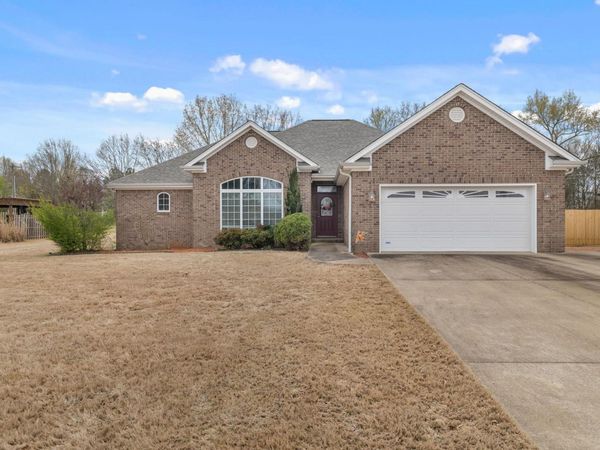 1440 Memory Ln, Tuscumbia, AL 35674