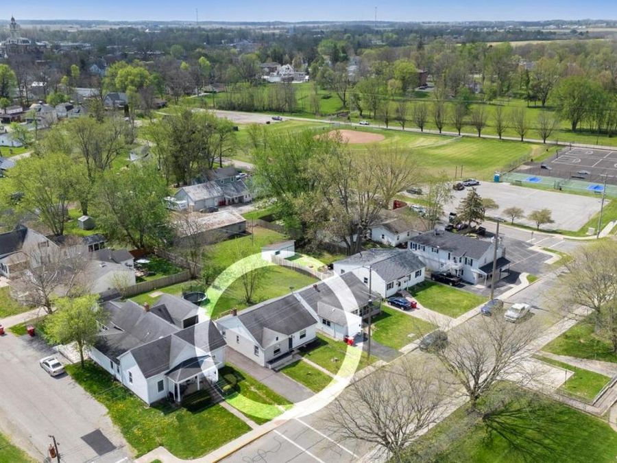 208 Park Avenue , London, OH 43140 Photo 1
