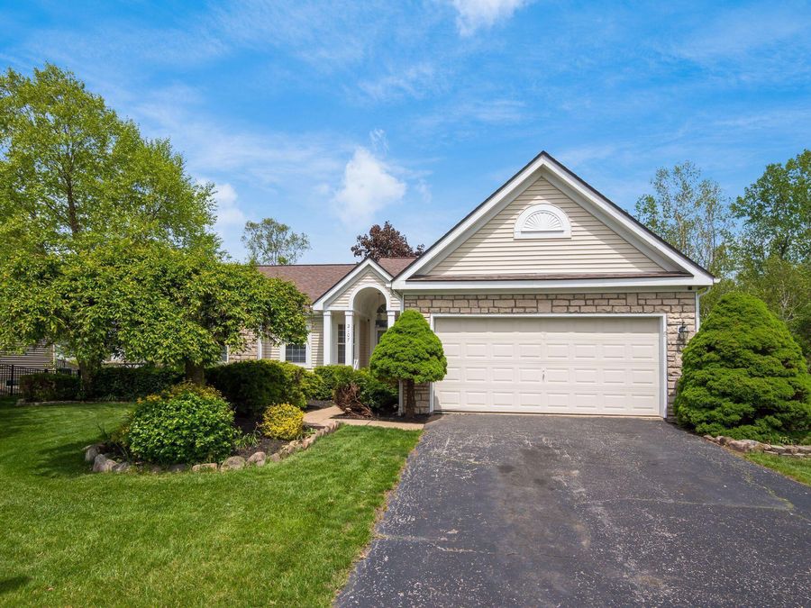 2107 Hayer Court , Lewis Center, OH 43035 Photo 1