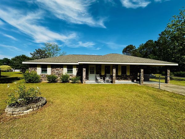 26 Lee St., Petal, MS 39465