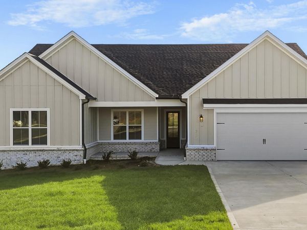222 Limelight Lane, Lenoir City, TN 37772