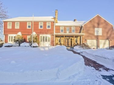 119 Oakridge St., Chicopee, MA 01020