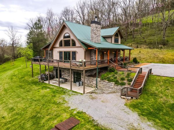 575 E Fork Rd , Whitleyville, TN 38588