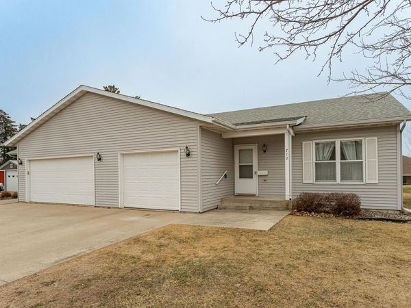 712 Memorial Drive , Spring Valley, MN 55975
