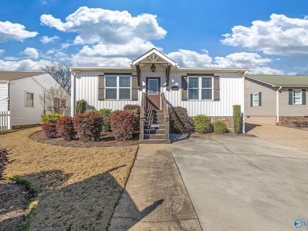 1640A Blount Avenue, Guntersville, AL 35976